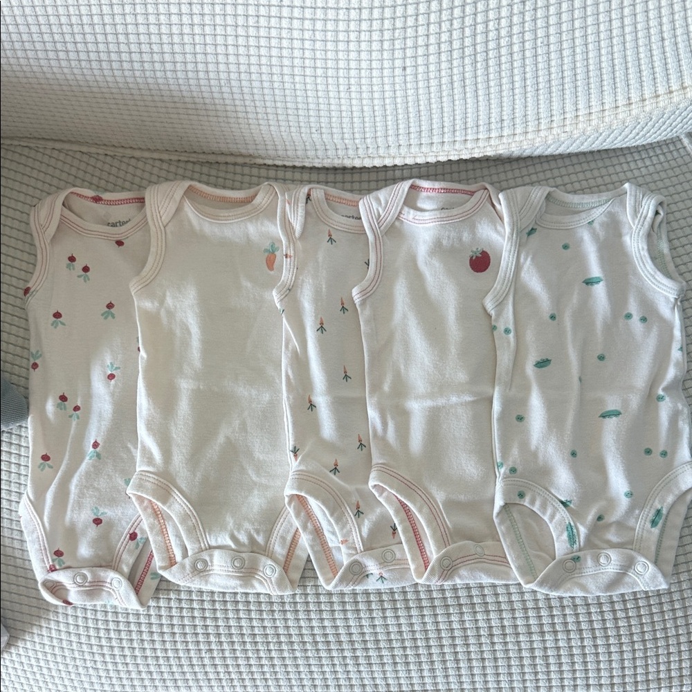 Carter's White printed and embroidered Bodysuits Set
